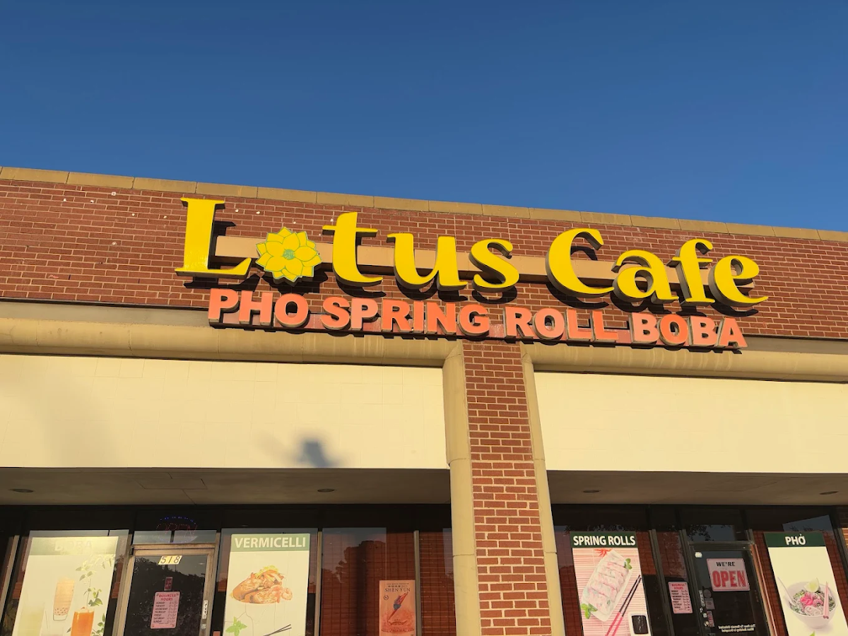 Lotus Pho ( Lotus Cafe )